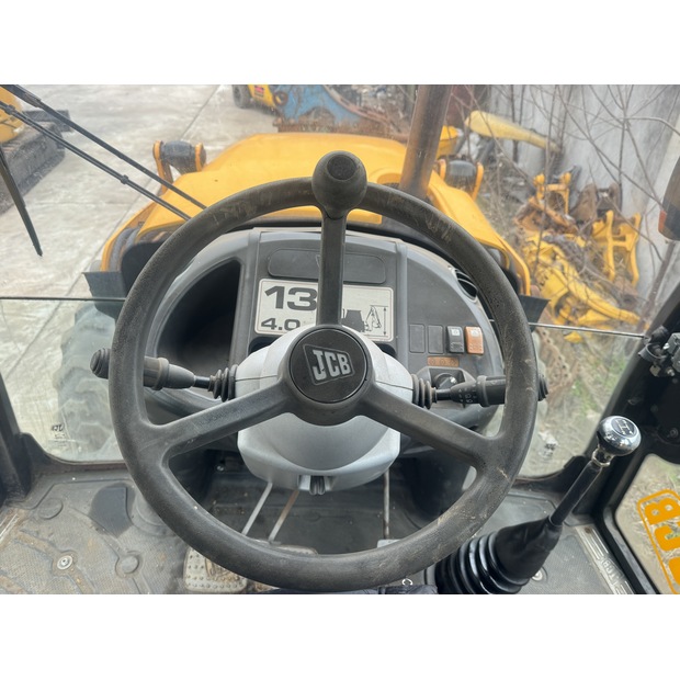 2020 جيه سي بي 3CX-46800251