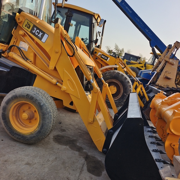2023 JCB 3CX-46800254