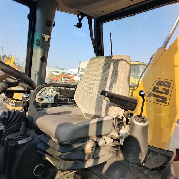 2023 JCB 3CX-46800256