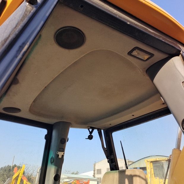 2023 JCB 3CX-46800257