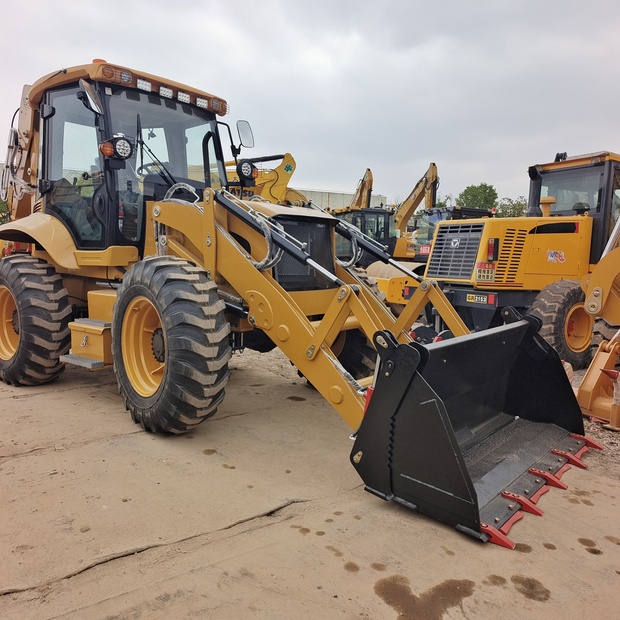 2026 Caterpillar 420F-46800300