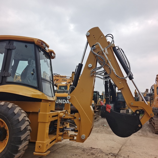 2026 Caterpillar 420F-46800302