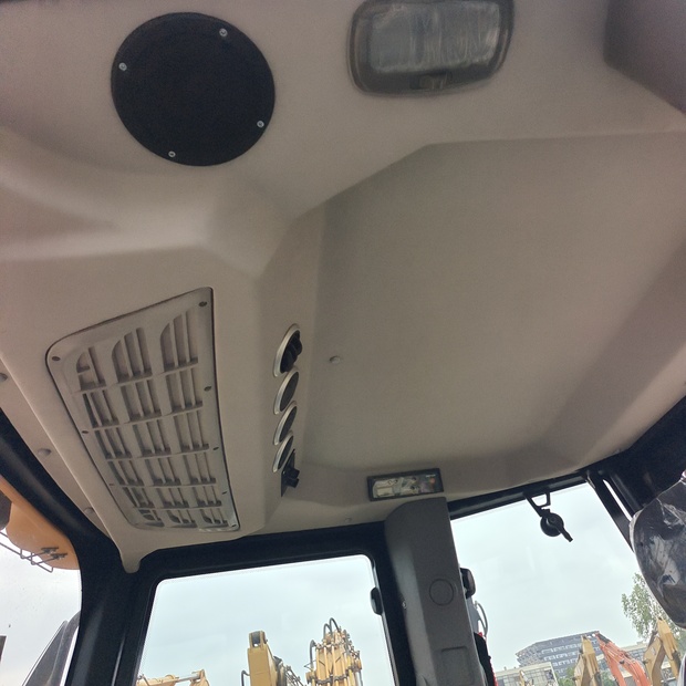 2026 Caterpillar 420F-46800304