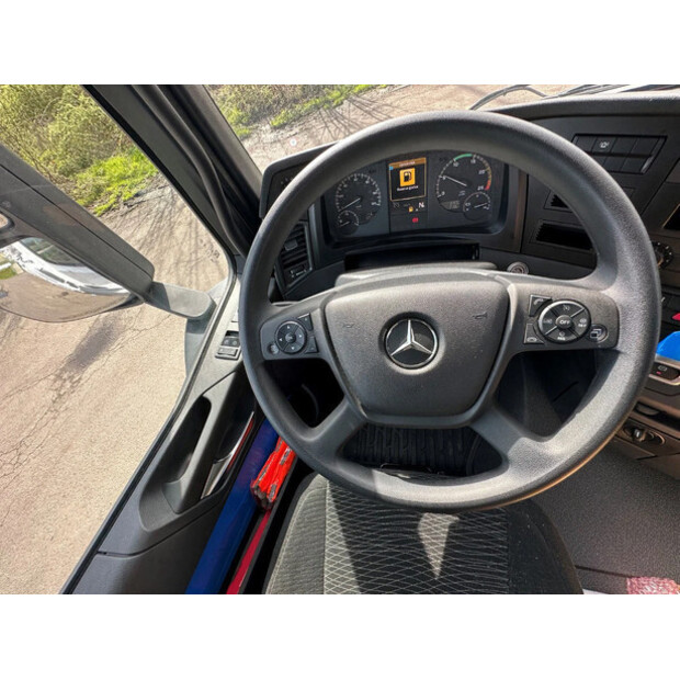 2025 Mercedes-Benz Arocs 4142-46800561