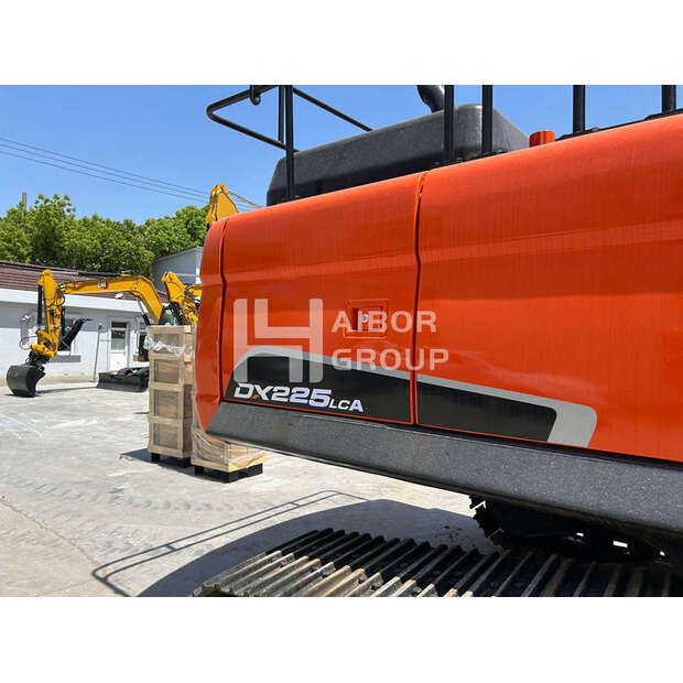 2023 Doosan DX225-46801075