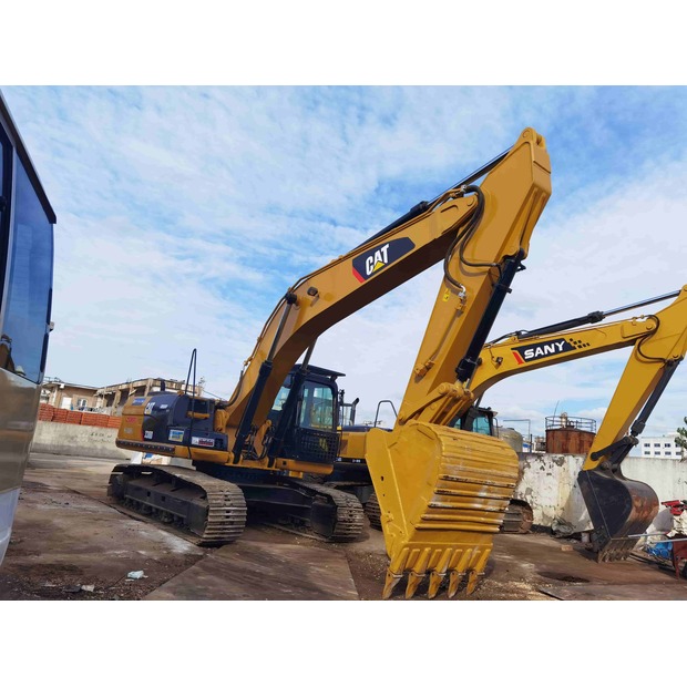 2023 Caterpillar 330D-46802266