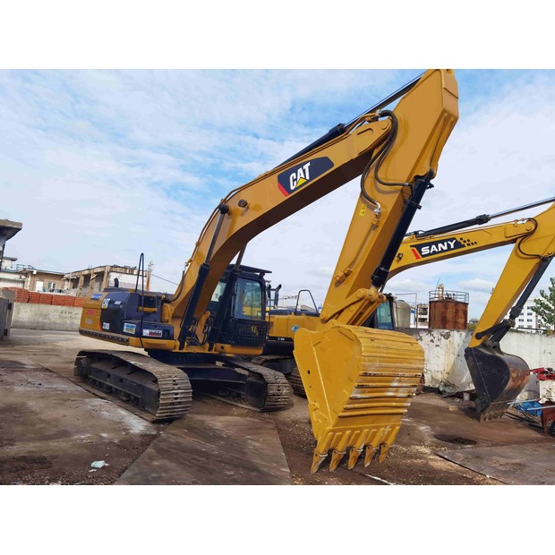 2023 Caterpillar 330D-46802269