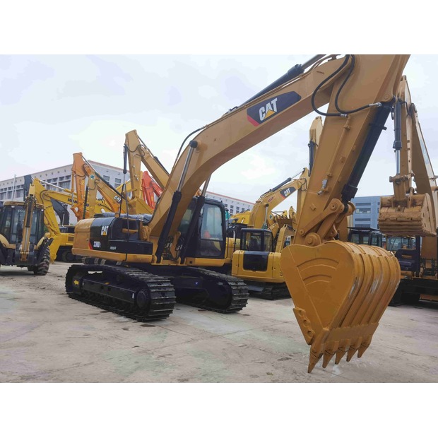 2023 Caterpillar 330D2-46802281