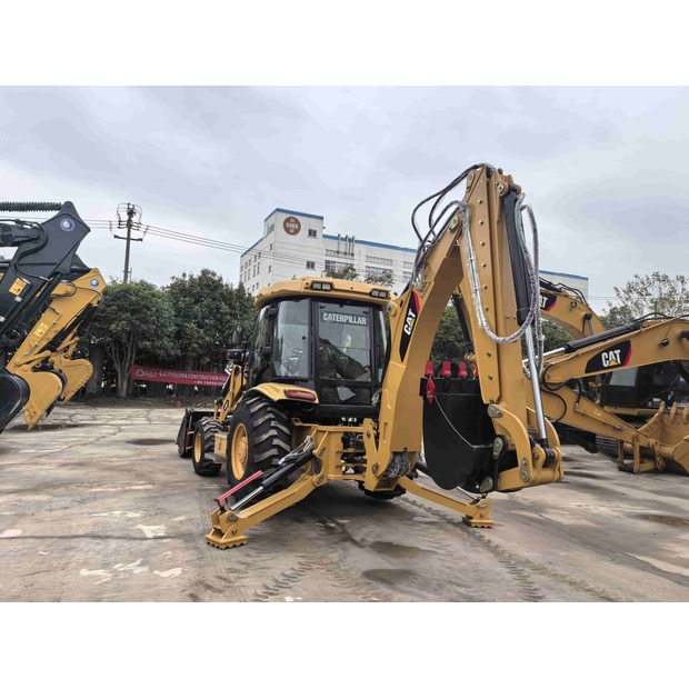 2023 كاتربيلر 428F-46802289