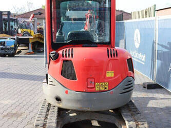 2017-jcb-8025-1446970-46803192