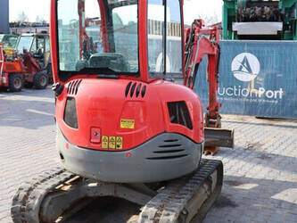 2017-jcb-8025-1446970-46803193