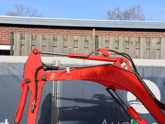 2017-jcb-8025-1446970-46803199