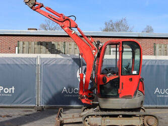 2017-jcb-8025-1446970-46803231