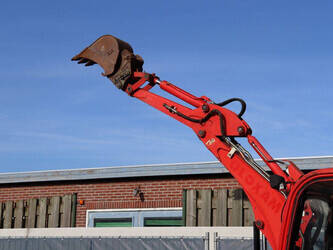 2017-jcb-8025-1446970-46803234