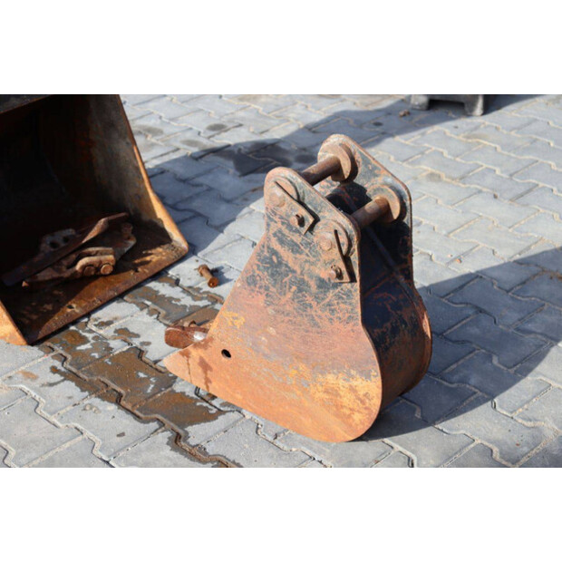 2003 JCB 8032-46803304