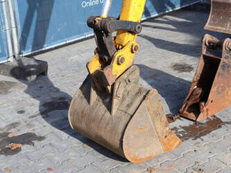 2003-jcb-8032-1446972-46803308