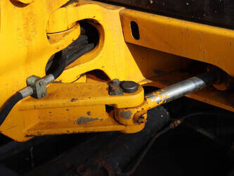 2003-jcb-8032-1446972-46803310