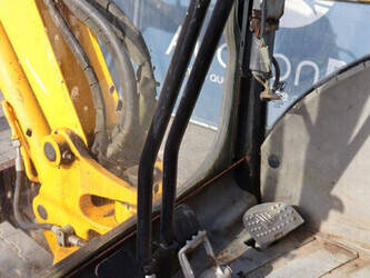 2003-jcb-8032-1446972-46803321