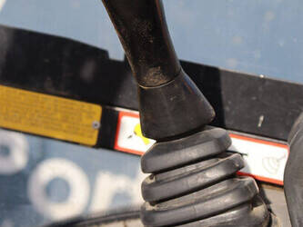 2003-jcb-8032-1446972-46803324