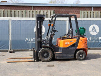 صورة ل رافعات شوكية دووسان GX 25