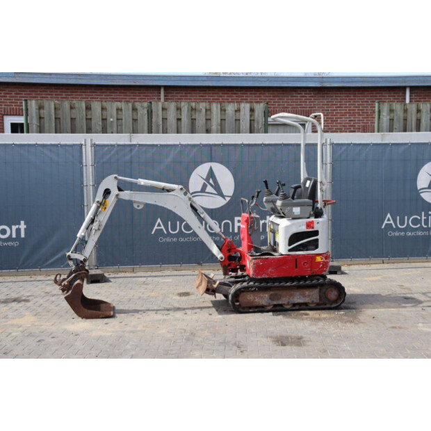 2016 TAKEUCHI TB210R-46804085