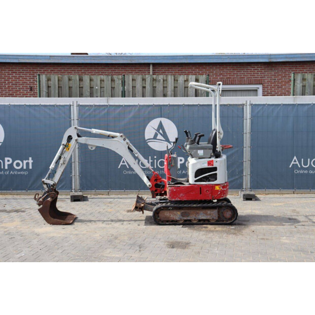 2016 TAKEUCHI TB210R-46804086