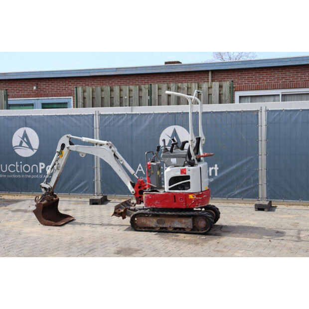 2016 TAKEUCHI TB210R-46804087