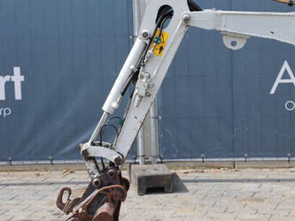 2016-takeuchi-tb210r-1446996-46804095