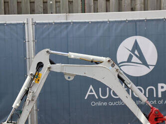 2016-takeuchi-tb210r-1446996-46804096