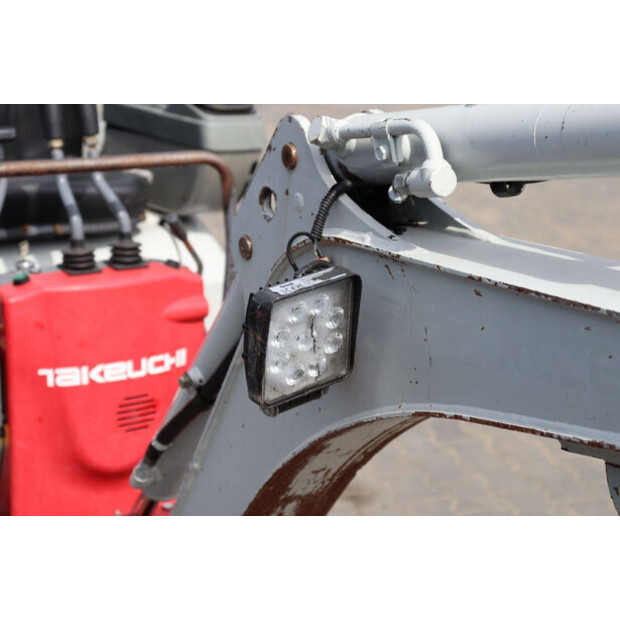 2016 TAKEUCHI TB210R-46804102