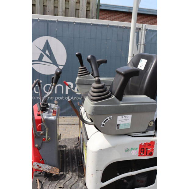 2016 TAKEUCHI TB210R-46804113