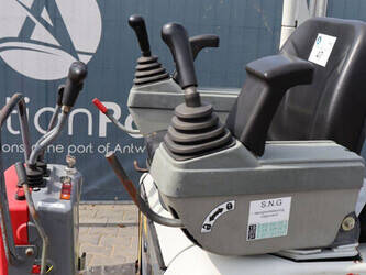 2016-takeuchi-tb210r-1446996-46804113