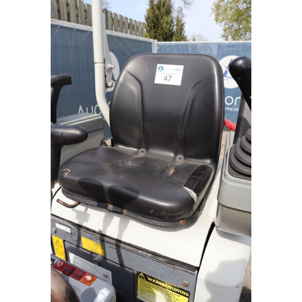 2016 TAKEUCHI TB210R-46804114