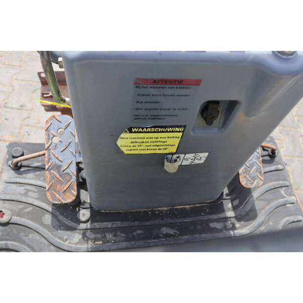 2016 TAKEUCHI TB210R-46804117