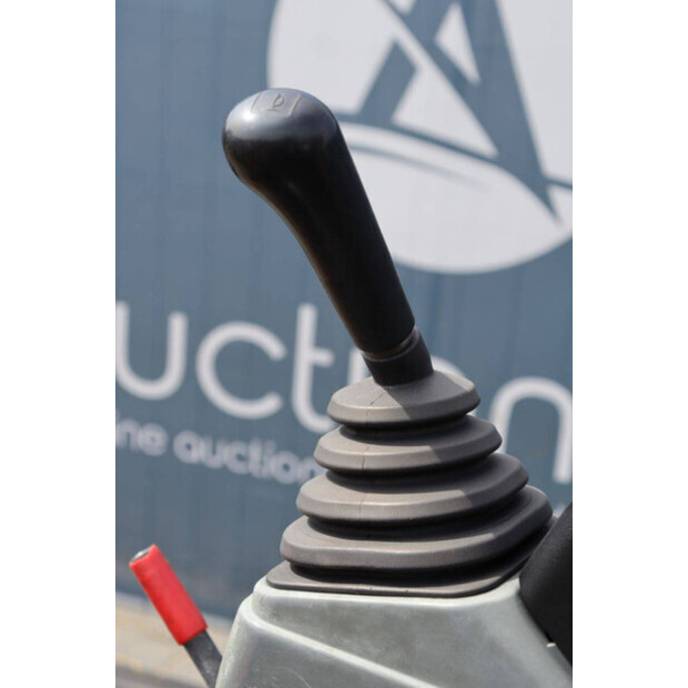 2016 TAKEUCHI TB210R-46804119