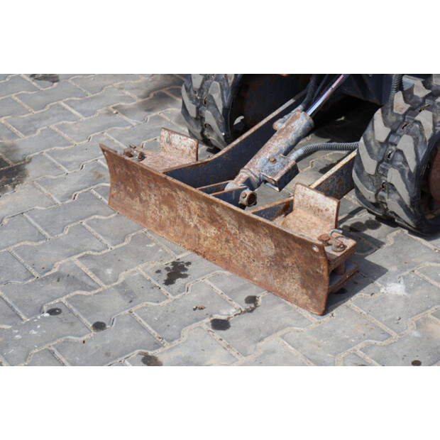 2016 TAKEUCHI TB210R-46804126