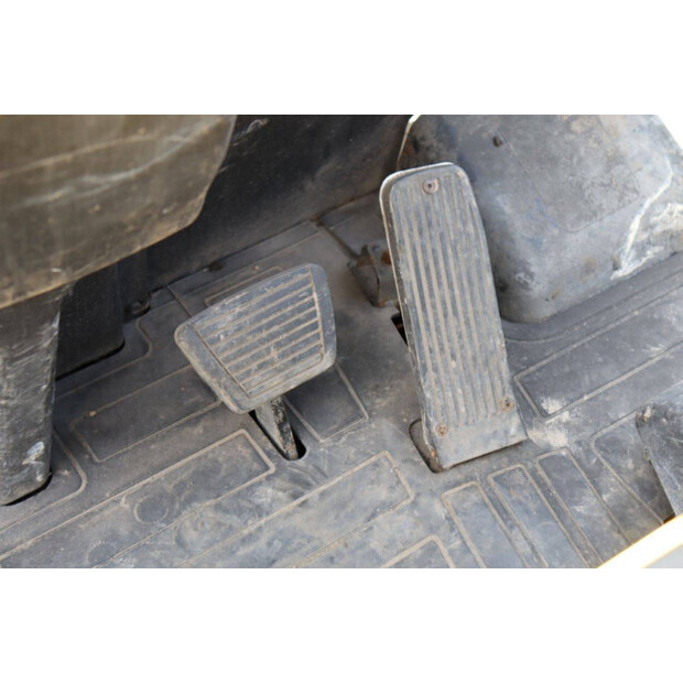 2008 NISSAN 1N1L180-46804196