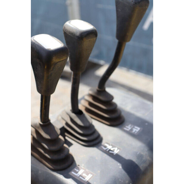 2008 NISSAN 1N1L180-46804199