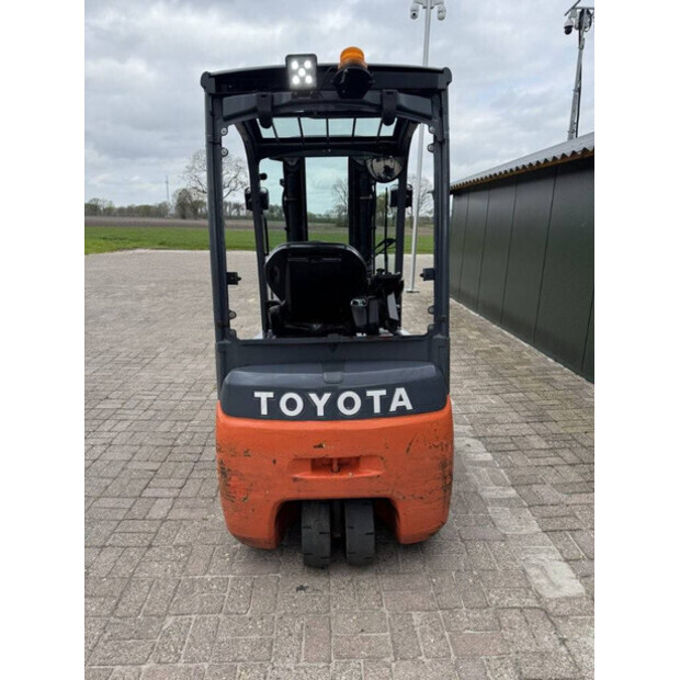 2014 تويوتا 8FBET16-46804456