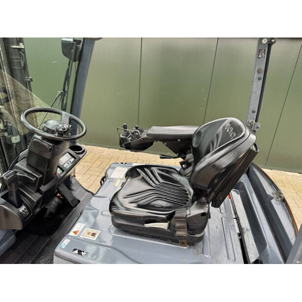 2014 تويوتا 8FBET16-46804460