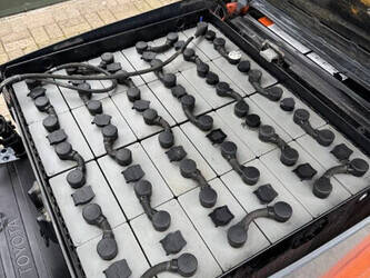 2014-toyota-8fbet16-1447006-46804463