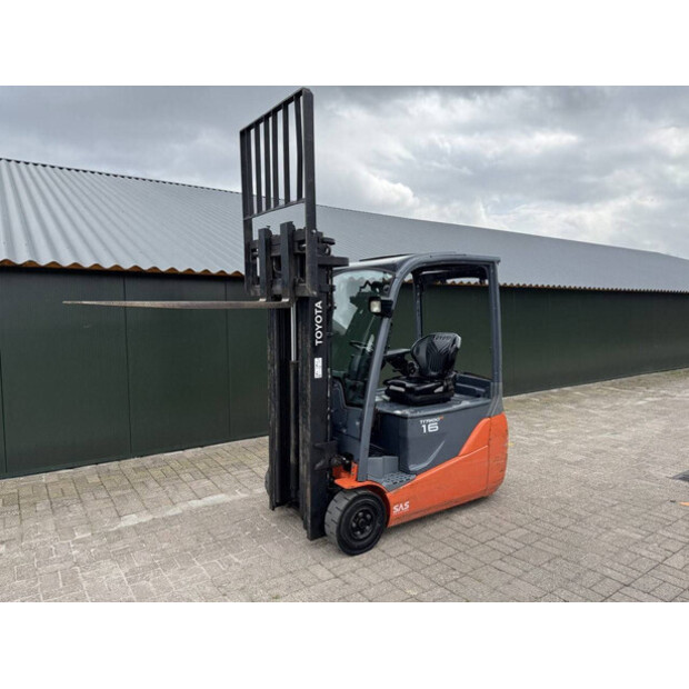 2014 تويوتا 8FBET16-46804464