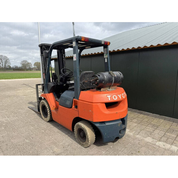 2003 تويوتا 42-7FG25-46804468