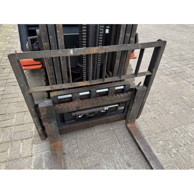 2003 تويوتا 42-7FG25-46804472