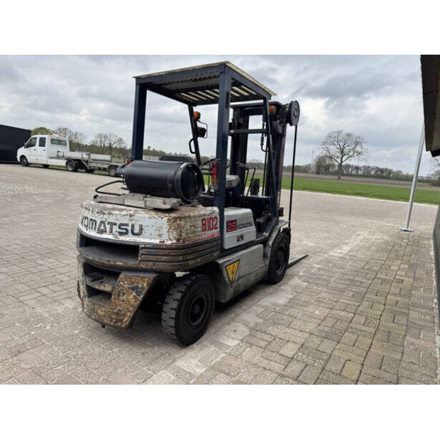 1989 كوماتسو FG25T-11E-46804483