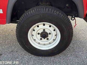 2009-land-rover-defender-1447066-46807287