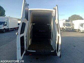 2019-nissan-nv200-1447069-46807320