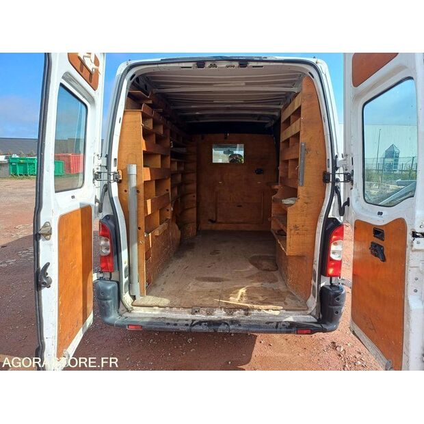 2004 Renault Master-46807396