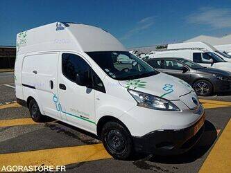 2020-nissan-nv200-1447082-46807498