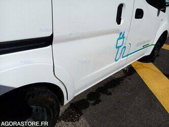 2020-nissan-nv200-1447082-46807505